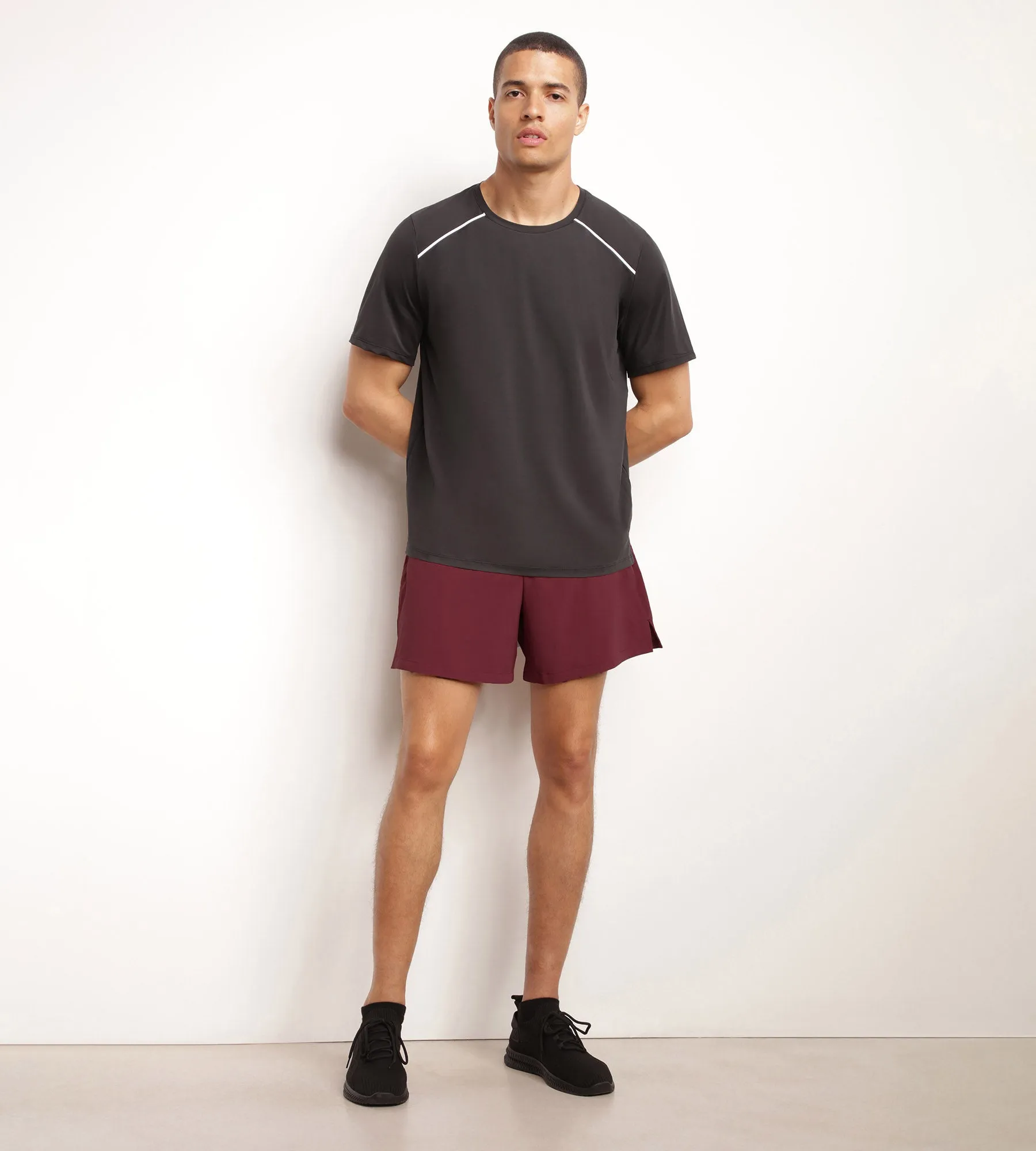 Men's sports shorts in breathable Bordeaux fabric Dim Move